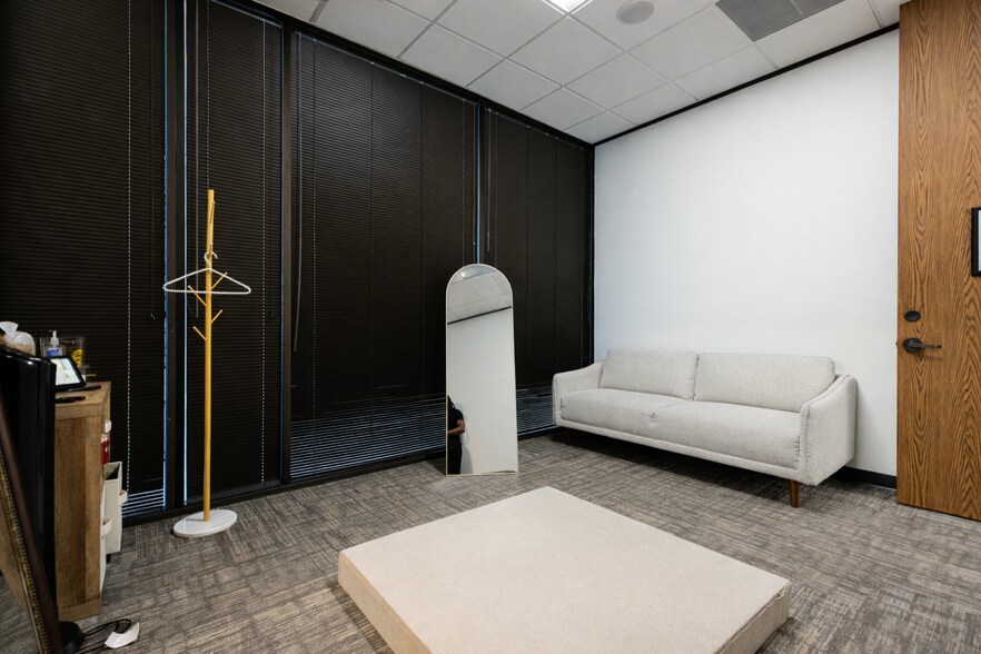 More Photos Of 5373 W Alabama St, Houston Office For Lease