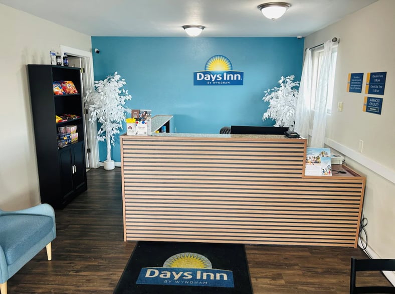 More Photos Of 109 16th St, Wheatland Hotel For Sale