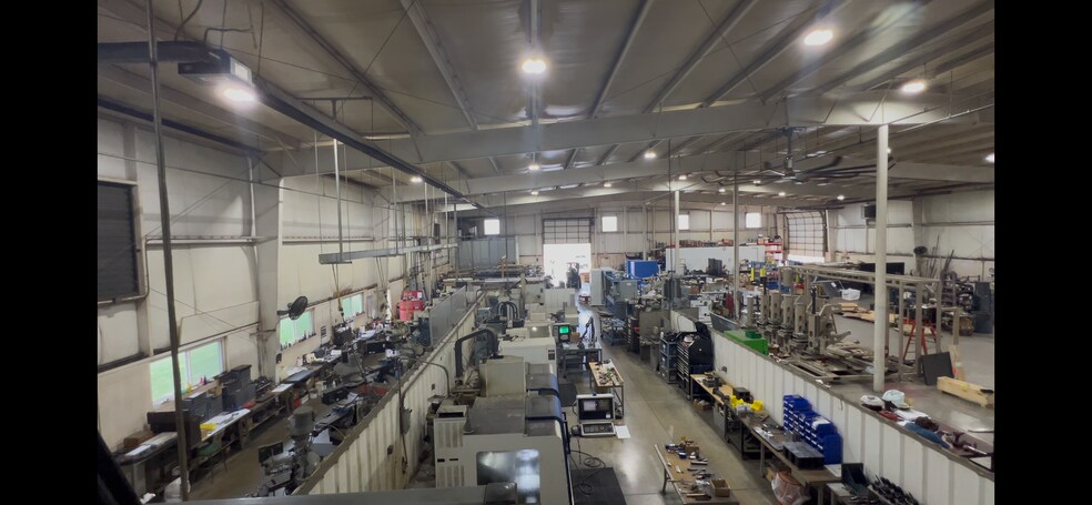 More Photos Of 7156 Sulier Dr, Temperance Manufacturing For Lease