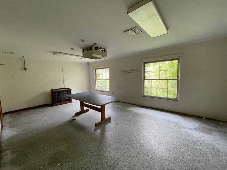 More Photos Of 311 E Bryant St, Enfield Assisted Living For Sale
