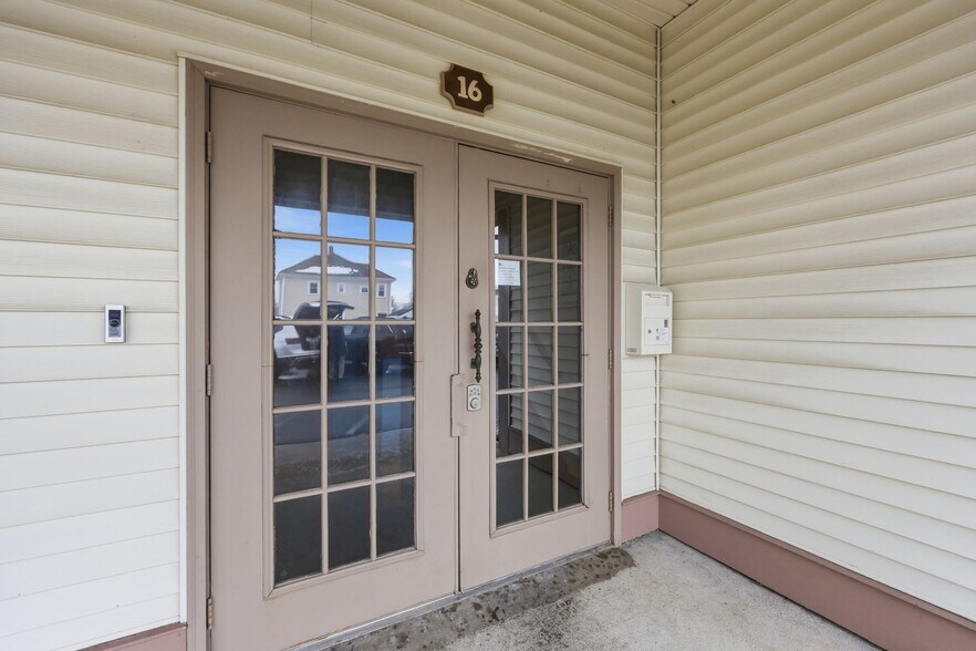 More Photos Of 200 Center St, Ludlow Medical For Sale