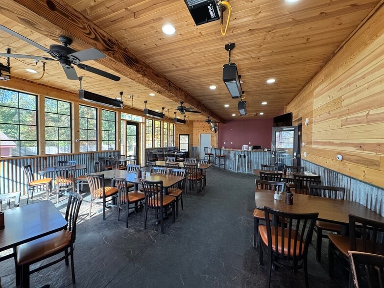 More Photos Of 25020 May St, Edwardsburg General Retail For Sale