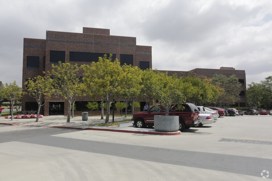 Primary Photo Of 100 Corporate Pointe, Culver City Office For Lease
