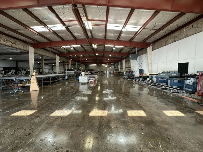 More Photos Of 1075 E Highway 80, Abilene Warehouse For Lease