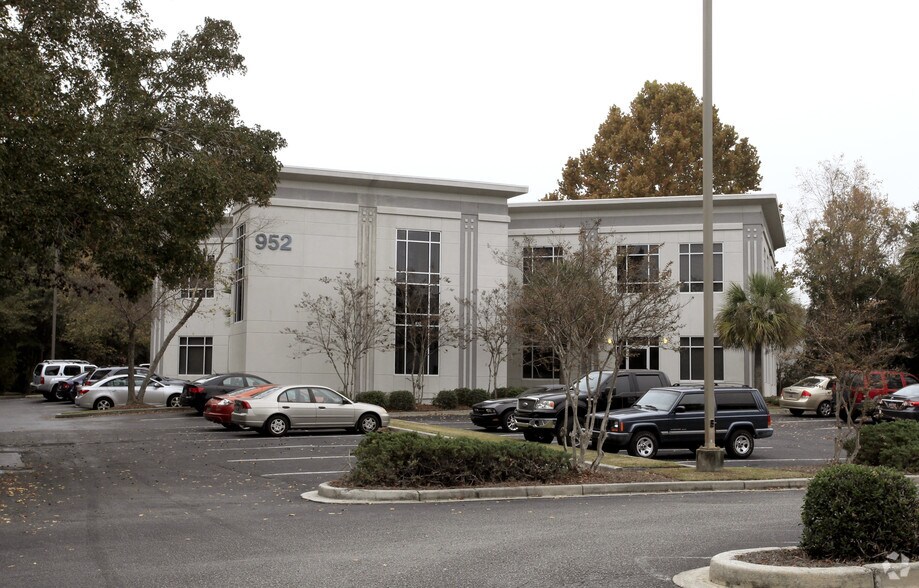 More Photos Of 952 Houston Northcutt Blvd, Mount Pleasant Unknown For Lease