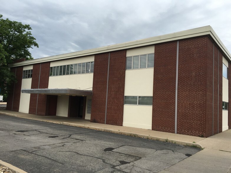 More Photos Of 303 S Main St, Mishawaka Medical For Lease