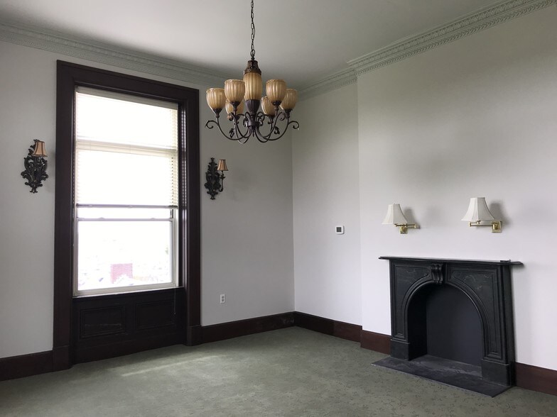 More Photos Of 2021 Auburn Ave, Cincinnati Office For Sale