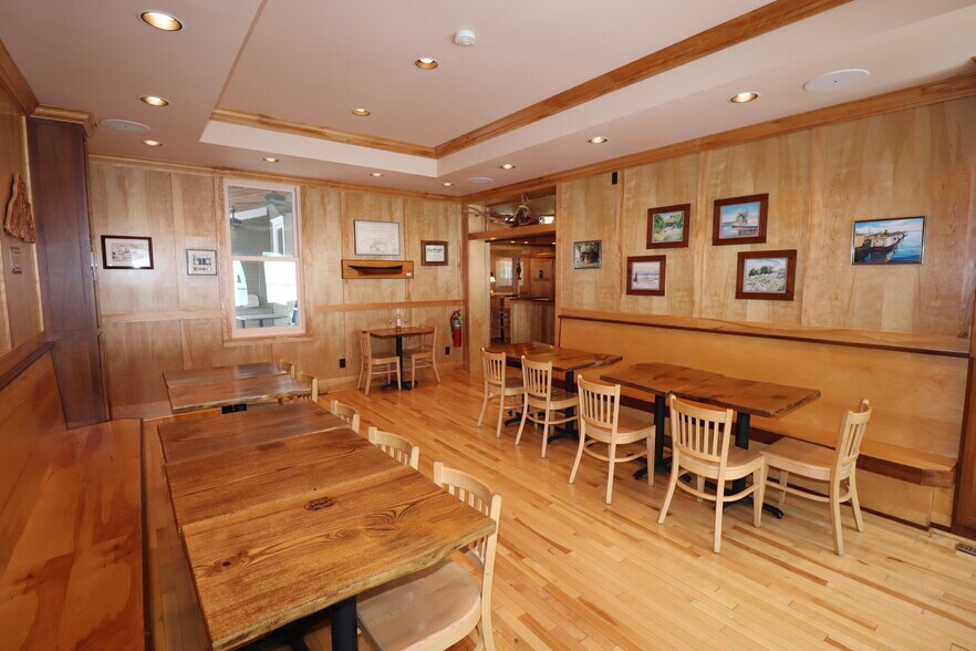 More Photos Of 250 Rittenhouse Ave, Bayfield Restaurant For Sale