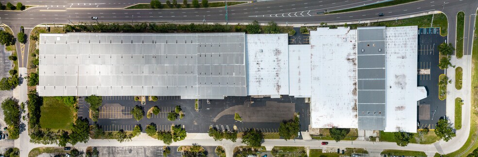 More Photos Of 6750 N Bryan Dairy Rd, Seminole Distribution For Lease