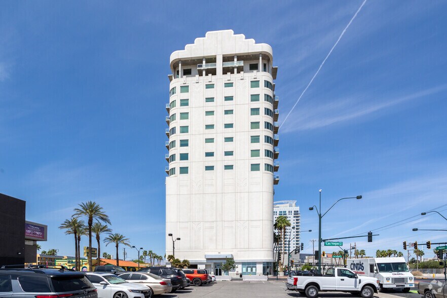 More Photos Of 900 S Las Vegas Blvd, Las Vegas Apartments For Sale