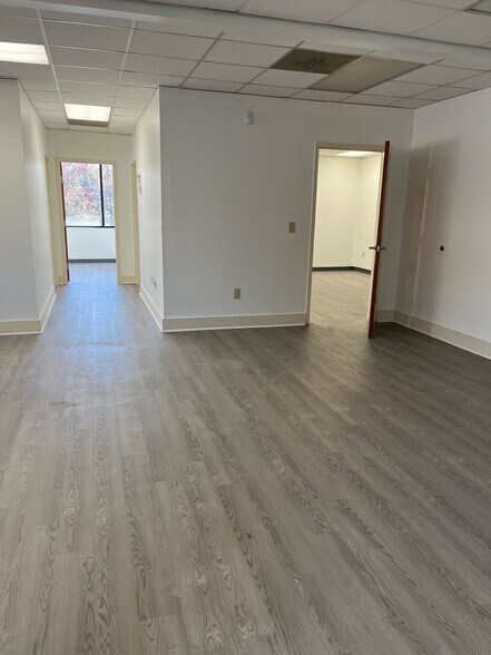 More Photos Of 5161 Brook Hollow Pky, Norcross Unknown For Lease