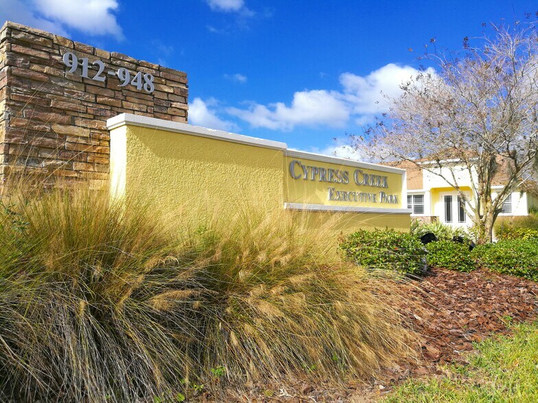 More Photos Of 946 Cypress Village Blvd, Sun City Center Medical For Sale