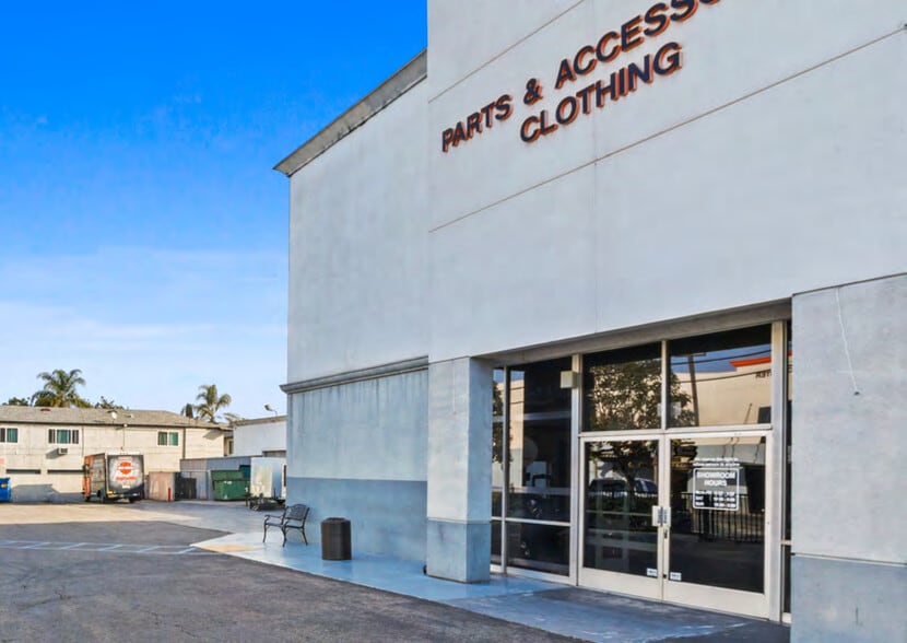 More Photos Of 2635 W Orangethorpe Ave, Fullerton Showroom For Sale