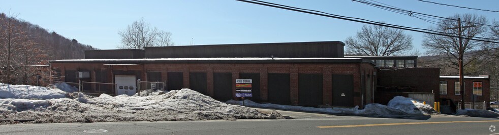 More Photos Of 141 S Main St, Beacon Falls Service For Lease