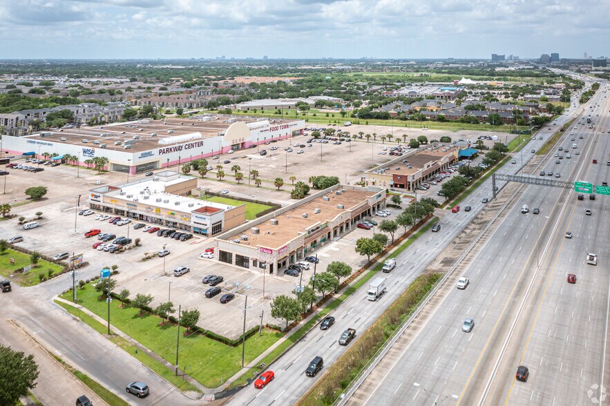 More Photos Of 9370-9380 W Sam Houston Pky S, Houston Unknown For Lease