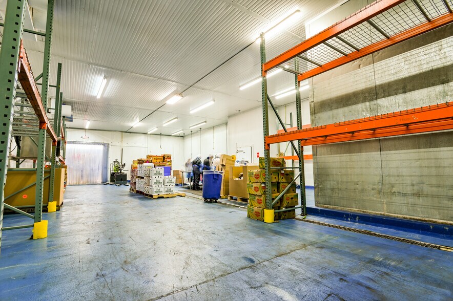 More Photos Of 132 Royal Dr, Forest Park Refrigeration Cold Storage For Sale