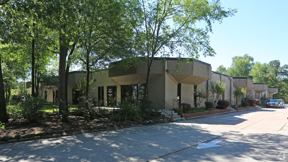 More Photos Of 1110 Kingwood Dr, Kingwood Office For Sale