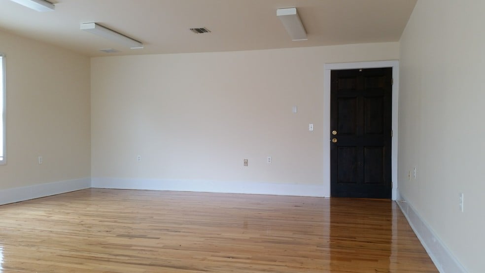 More Photos Of 2850 N Route 23, Newfoundland General Retail For Lease