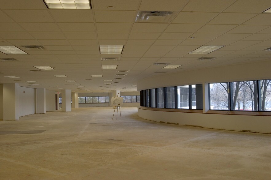 More Photos Of 1105 Schrock Rd, Columbus Office For Lease