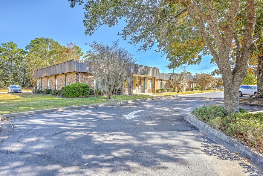 More Photos Of 415 Robertson Blvd, Walterboro Medical For Sale