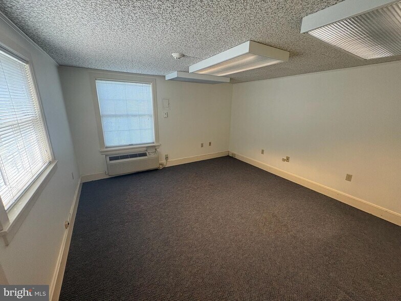 More Photos Of 1500 Lititz Pike, Lancaster Office Residential For Sale