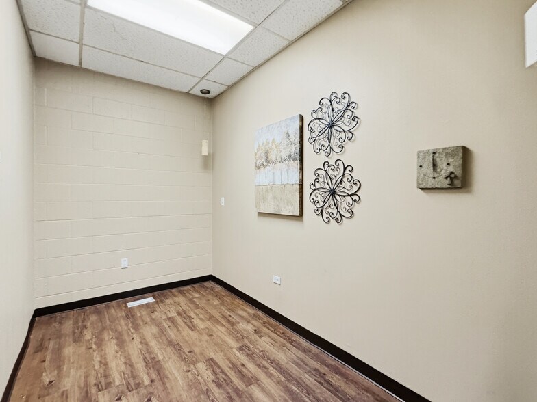 More Photos Of 1212 Air Depot, Midwest City Office For Lease