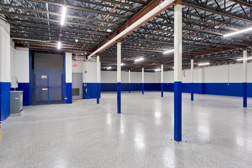 More Photos Of 77 Queens Ln, East Hampton Light Distribution For Lease