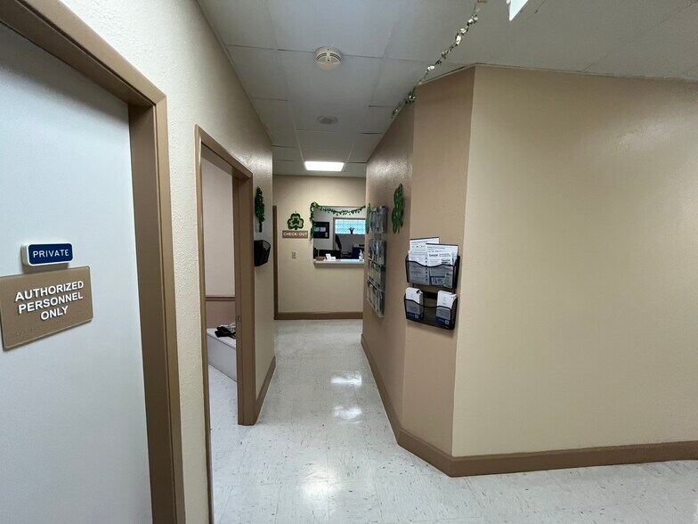 More Photos Of 4224 N Tampania Ave, Tampa Medical For Sale