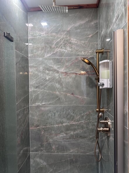 More Photos Of 430 S C St, Virginia City Hotel For Sale