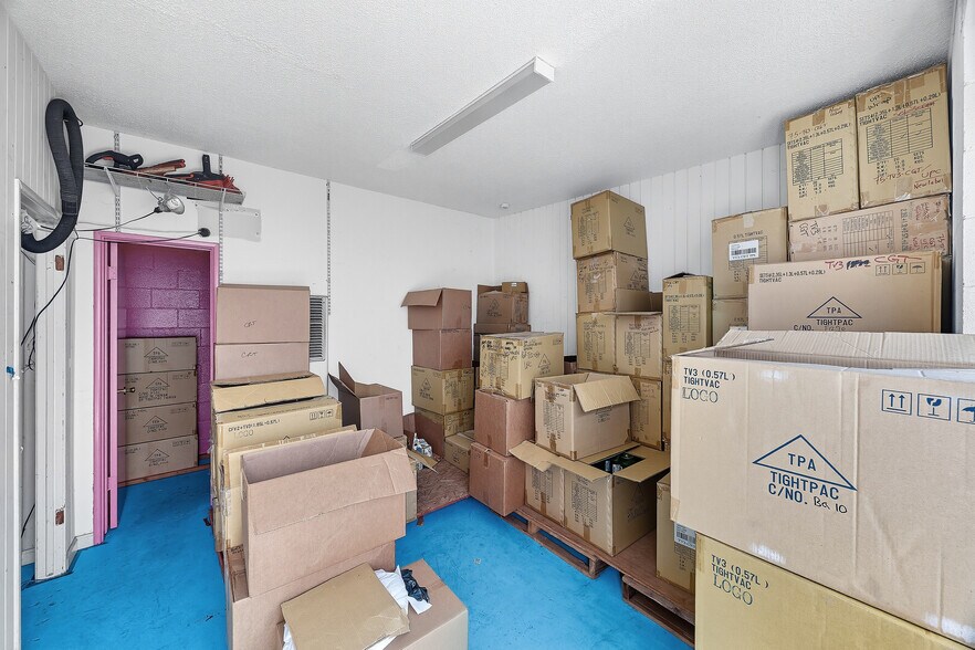 More Photos Of 1696 Centinela Ave, Inglewood Storefront Retail Residential For Sale