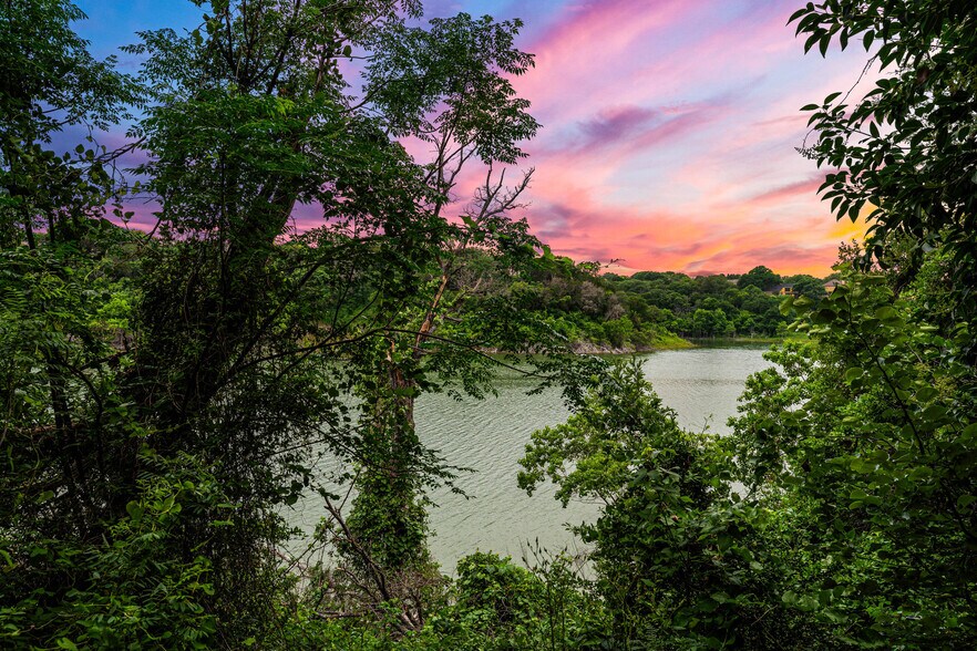 More Photos Of The Enclave, Waco Land For Sale