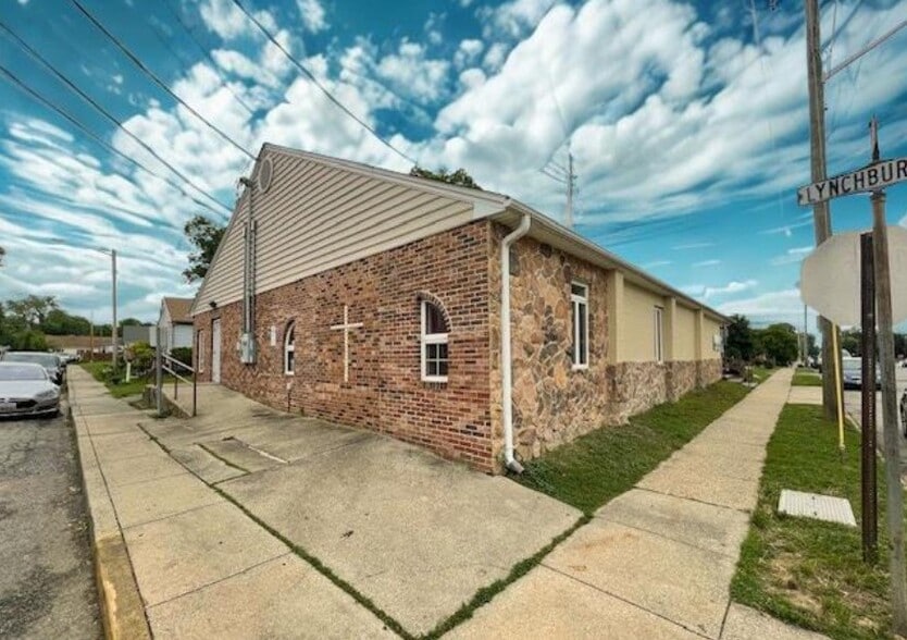 Primary Photo Of 201 N Lynchburg St, Chestertown Religious Facility For Sale