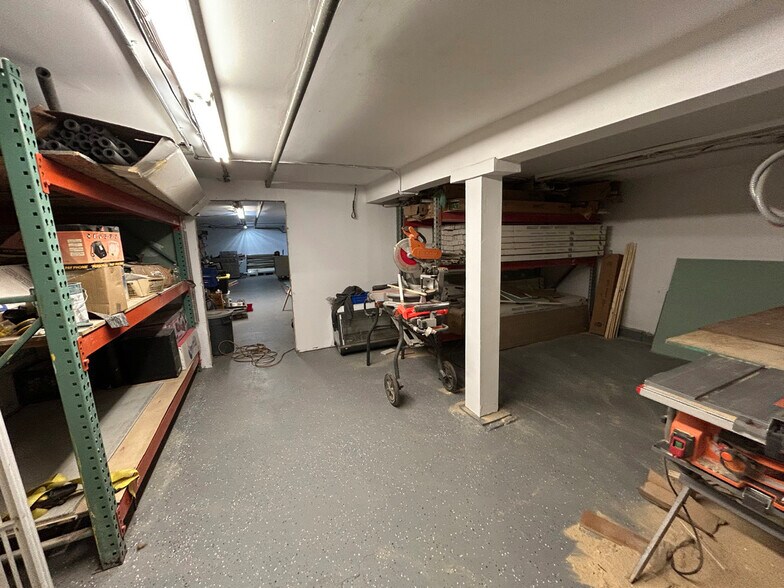 More Photos Of 2030 Jerome Ave, Bronx General Retail For Lease
