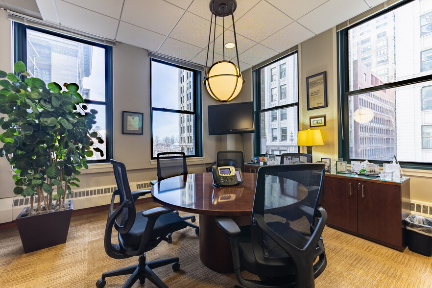 More Photos Of 50 E Washington St, Chicago Office For Sale