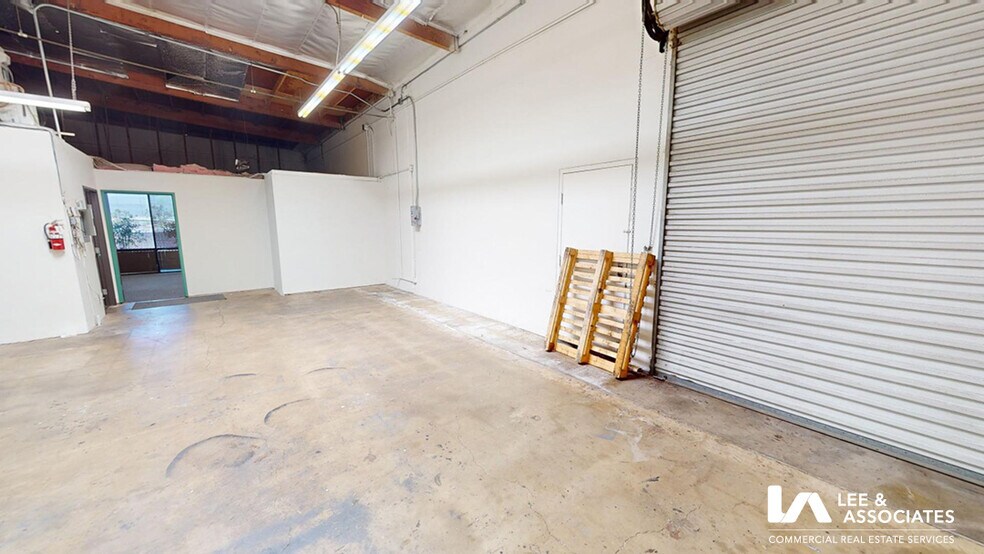 More Photos Of 2698 Junipero Ave, Long Beach Light Distribution For Lease