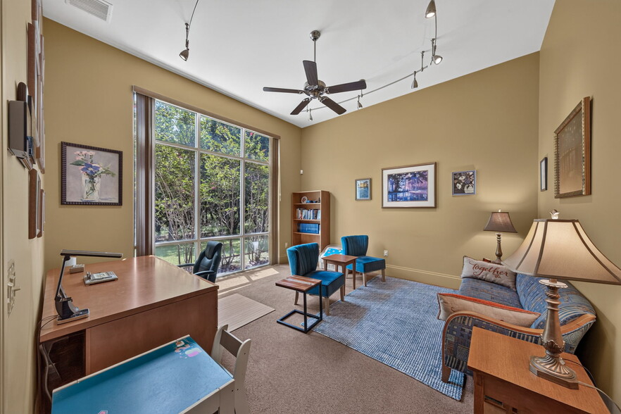 More Photos Of 16007 Via Shavano, San Antonio Office For Sale