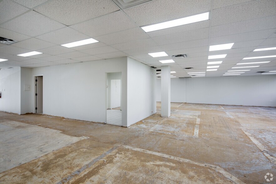 More Photos Of 87 Skyway Ave, Toronto Unknown For Lease