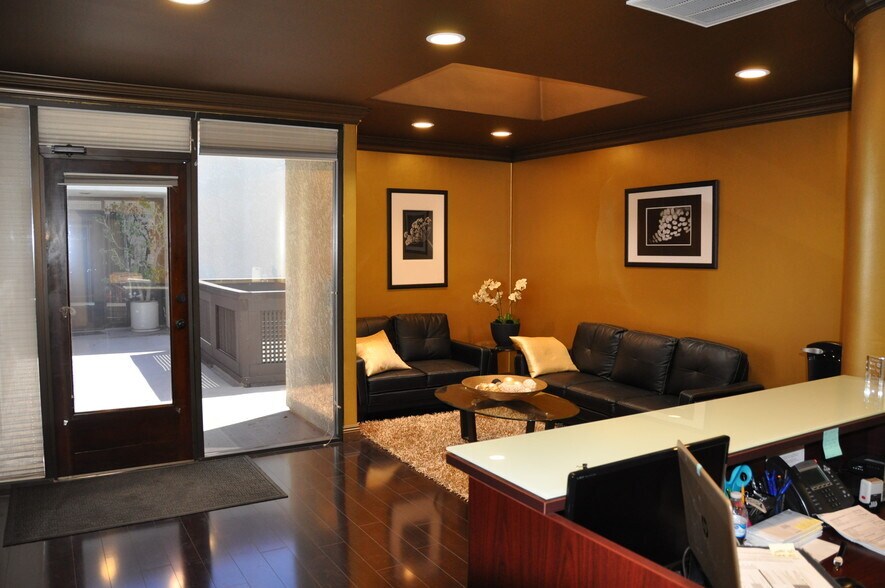 More Photos Of 2372-2382 SE Bristol St, Newport Beach Medical For Lease