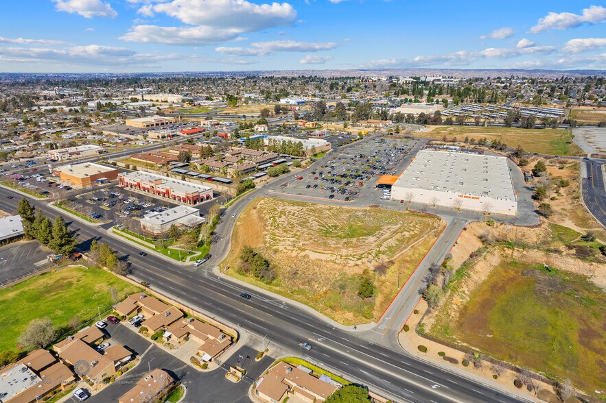 More Photos Of 2620 Bernard St, Bakersfield Land For Sale