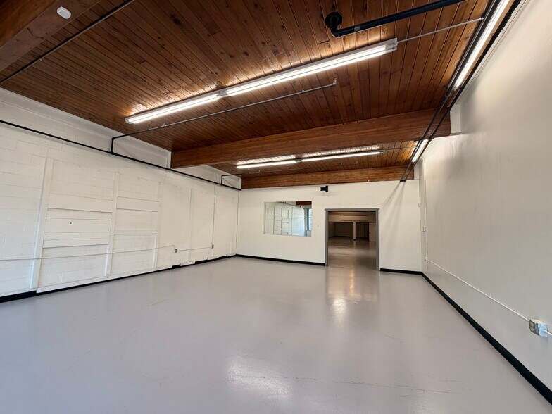 More Photos Of 324 W 4th Ave, Anchorage Storefront For Lease