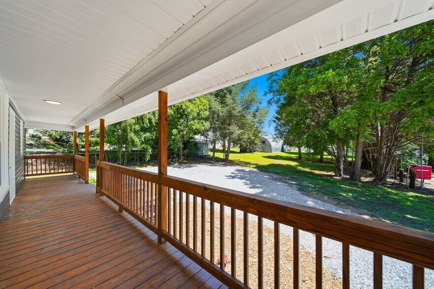 More Photos Of 1303 S Sterling, Morganton General Retail For Sale