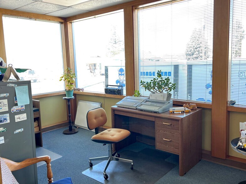 More Photos Of 524 SW 12th St, Pendleton Industrial For Sale