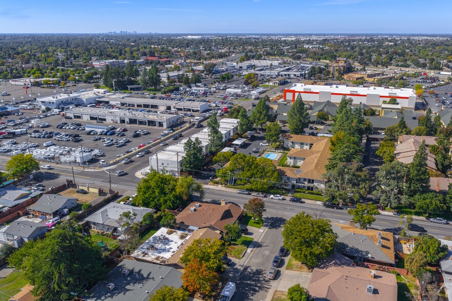 More Photos Of , Sacramento Multifamily For Sale