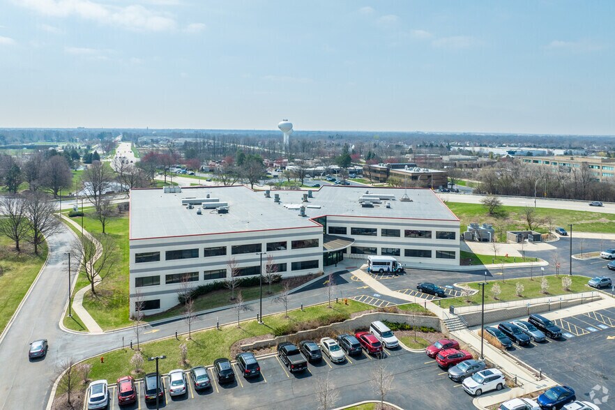 More Photos Of 387 Shuman Blvd, Naperville Medical For Lease