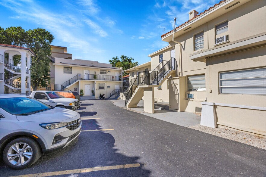 More Photos Of 1362 SW 2nd St, Miami Apartments For Sale