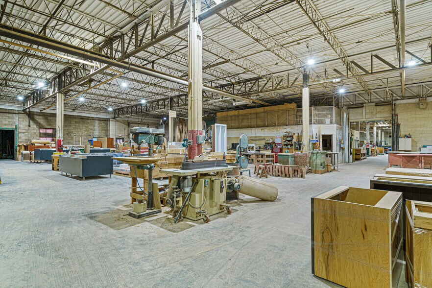 More Photos Of 1641 Crystal Ave, Kansas City Warehouse For Sale