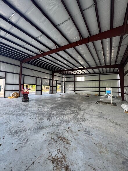 More Photos Of 100 Aberdeen St, Savannah Flex For Lease