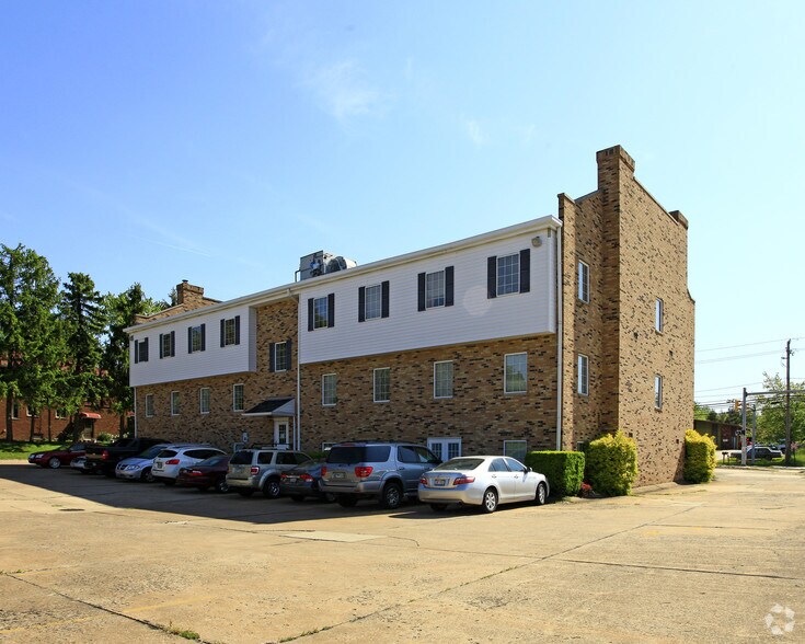 More Photos Of 13700 State Rd, North Royalton Medical For Lease