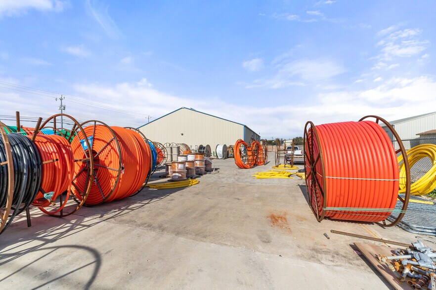 More Photos Of 17300 Bell North Dr, Schertz Warehouse For Sale