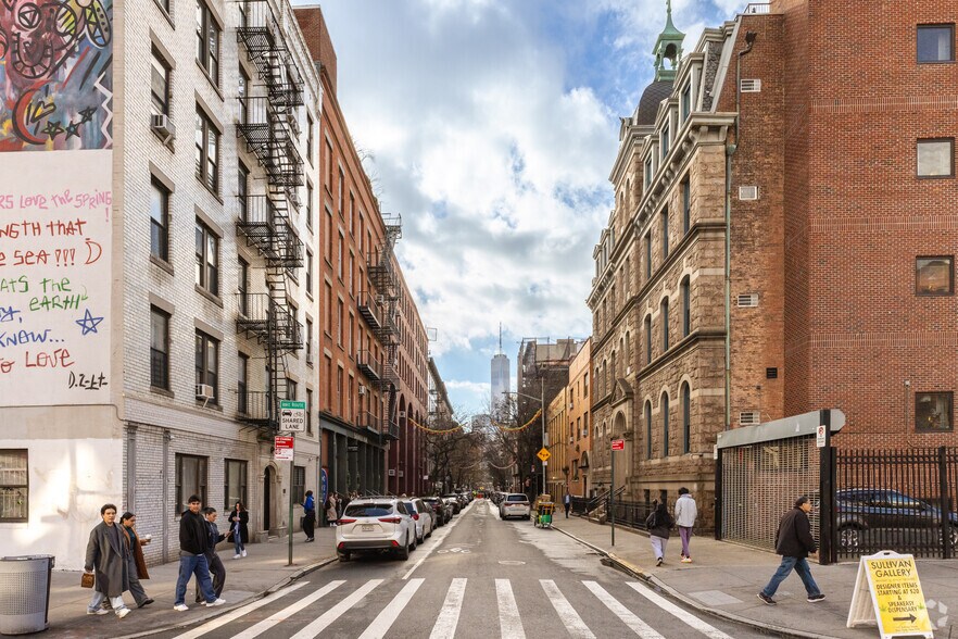 More Photos Of 150 Thompson St, New York Apartments For Lease